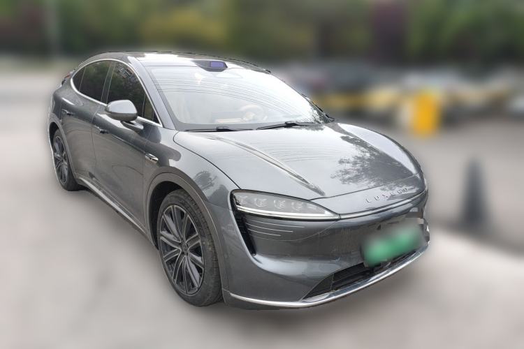 Used Hima Luxeed R7 2024 All-Electric 802 km Max Front Right 45 Deg
