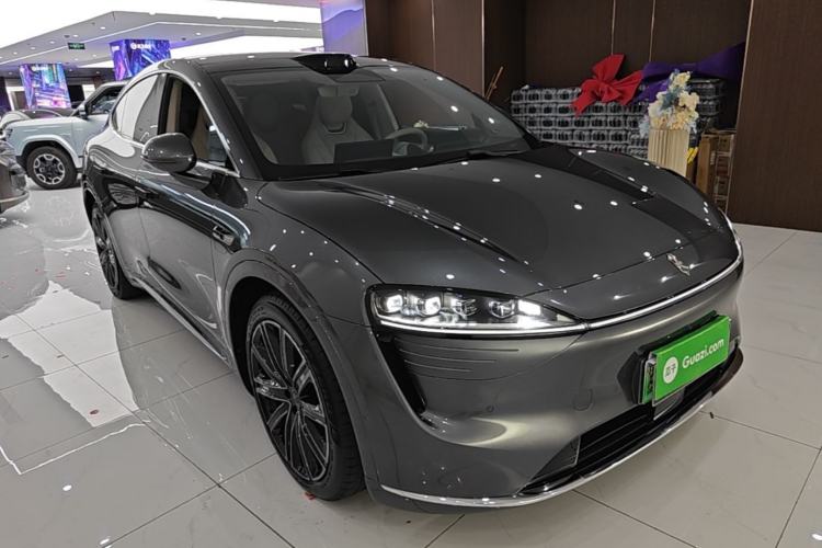 Used Hima Luxeed R7 2024 All-Electric 802 km Max Front Right 45 Deg