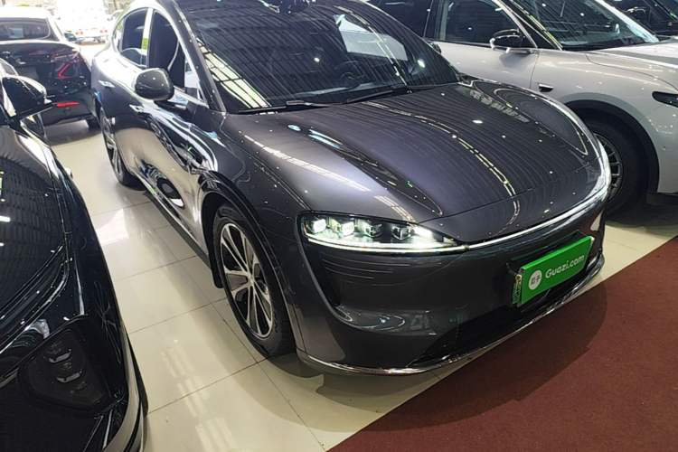 Used Hima Luxeed R7 2024 All-Electric 736 km Ultra Front Right 45 Deg