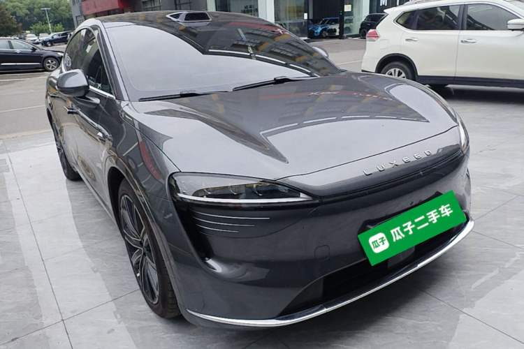 Used Hima Luxeed R7 2024 All-Electric 802 km Max Front Right 45 Deg
