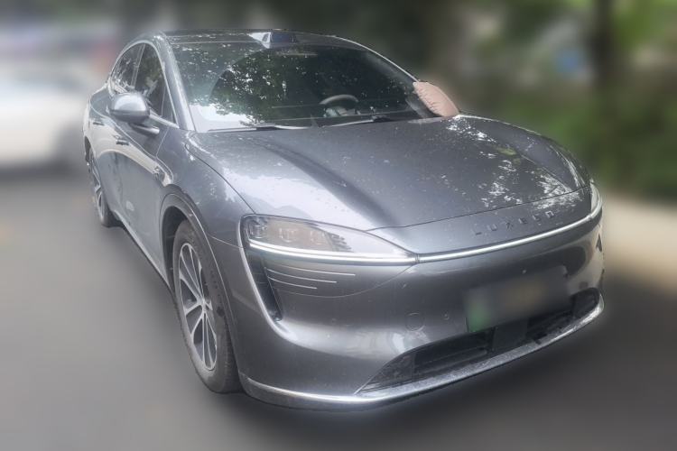 Used Hima Luxeed R7 2024 All-Electric 736 km Ultra Front Right 45 Deg