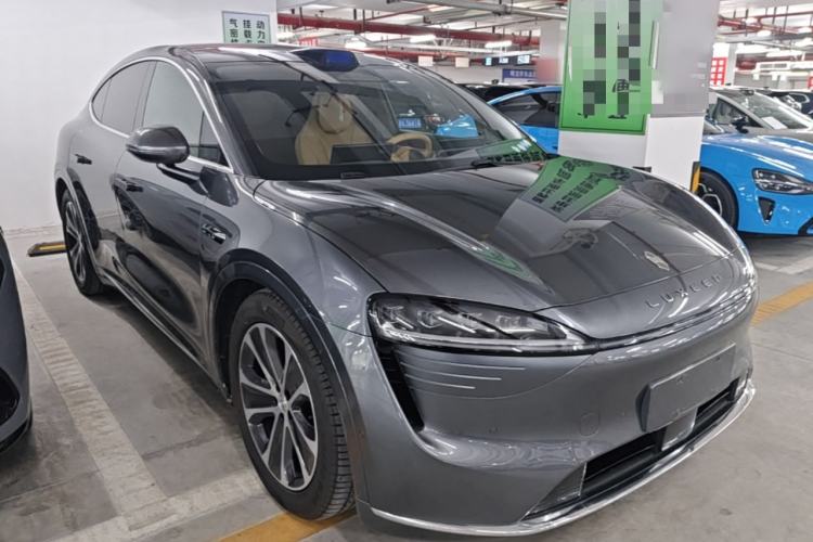 Used Hima Luxeed R7 2024 All-Electric 802 km Max Front Right 45 Deg