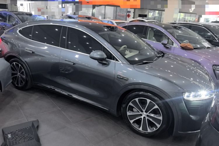 Used Hima Luxeed R7 2024 All-Electric 802 km Max Front Right 45 Deg