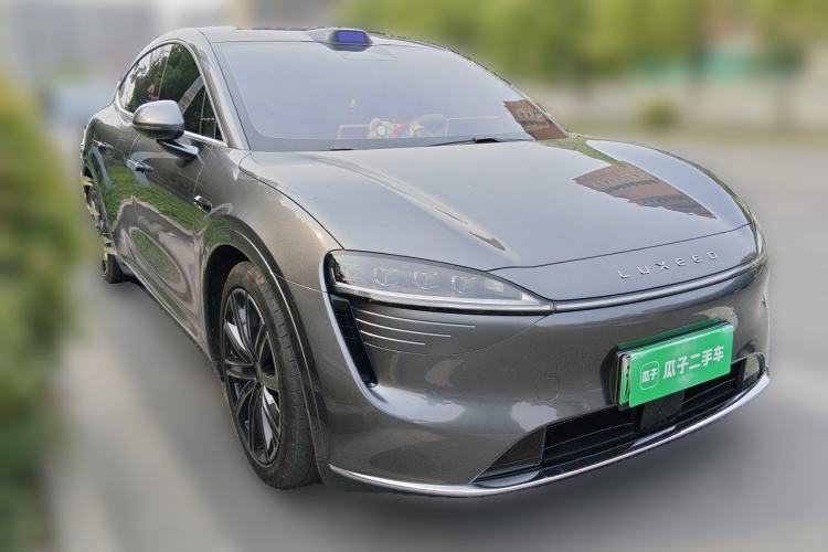 Used Hima Luxeed R7 2024 All-Electric 802 km Max Front Right 45 Deg