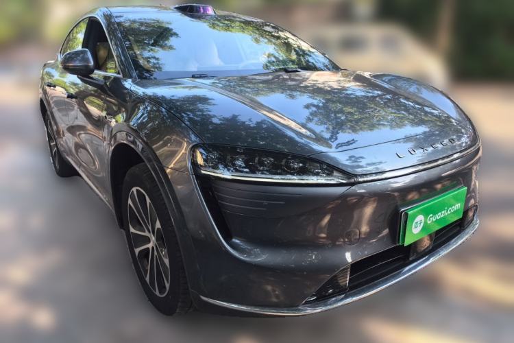 Used Hima Luxeed R7 2024 All-Electric 736 km Ultra Front Right 45 Deg
