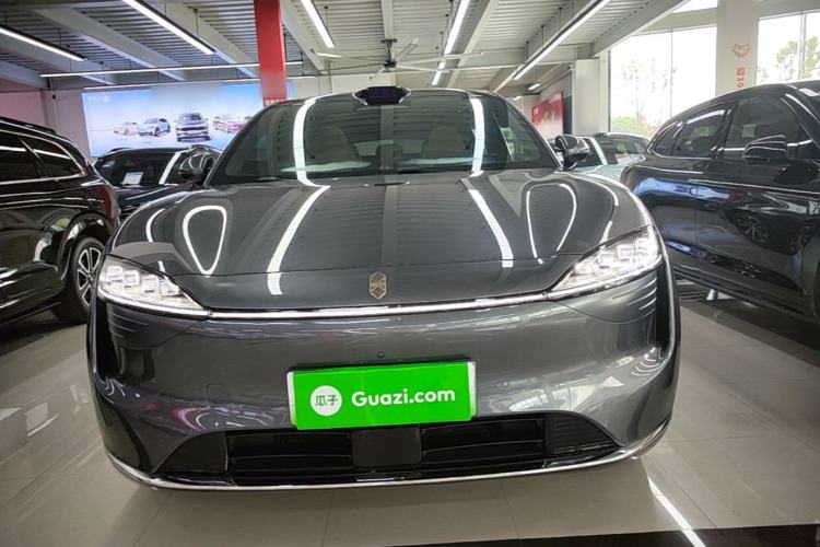 Used Hima Luxeed R7 2024 All-Electric 802 km Max Front
