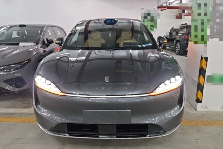 Used Hima Luxeed R7 2024 All-Electric 802 km Max Front