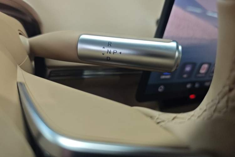 Used Hima Luxeed R7 2024 Pure Electric 667km Pro Gear Lever