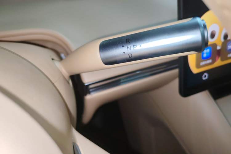 Used Hima Luxeed R7 2024 All-Electric 667 km Max Gear Lever