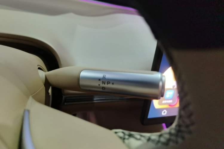 Used Hima Luxeed R7 2024 All-Electric 802 km Max Gear Lever