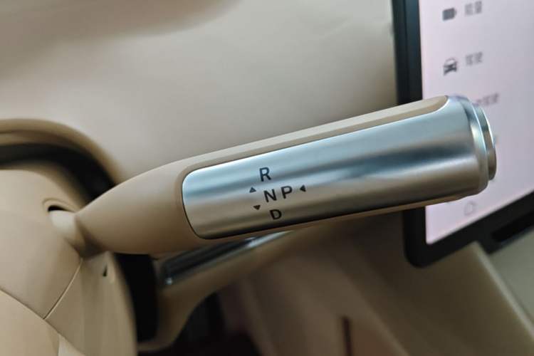 Used Hima Luxeed R7 2024 All-Electric 802 km Max Gear Lever