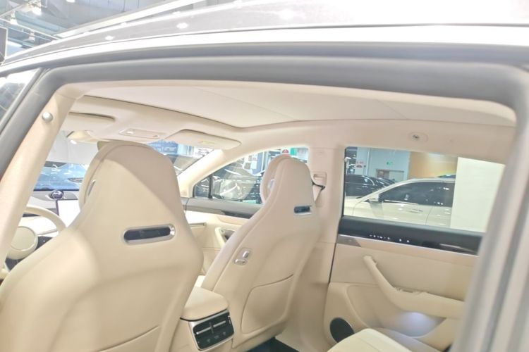 Used Hima Luxeed R7 2024 All-Electric 802 km Max Headliner