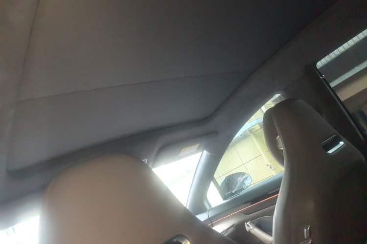 Used Hima Luxeed R7 2024 All-Electric 736 km Ultra Headliner
