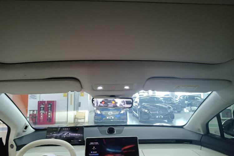 Used Hima Luxeed R7 2024 All-Electric 802 km Max Headliner
