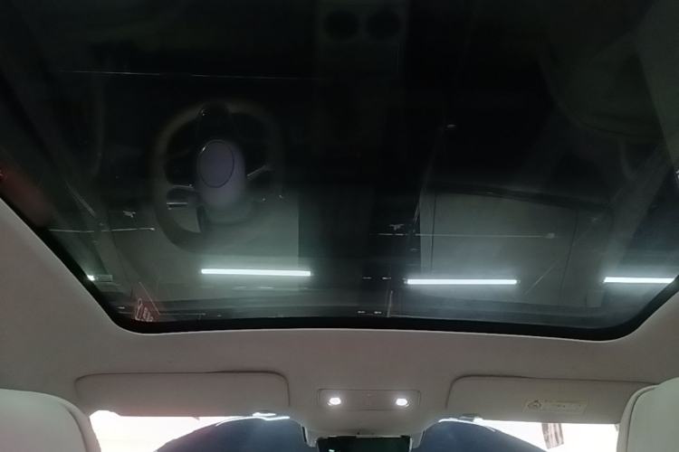 Used Hima Luxeed R7 2024 All-Electric 667 km Max Headliner