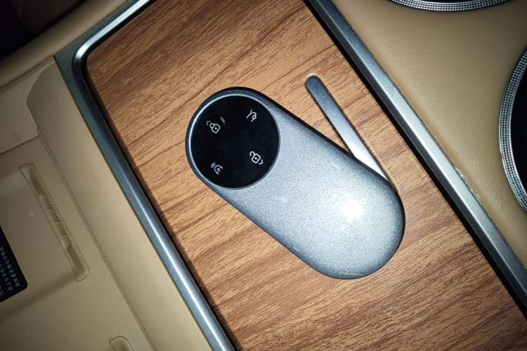 Used Hima Luxeed R7 2024 All-Electric 802 km Max Interior 1