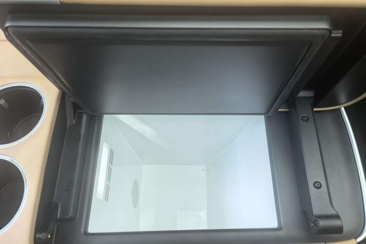 Used Hima Luxeed R7 2024 All-Electric 736 km Ultra Interior 11