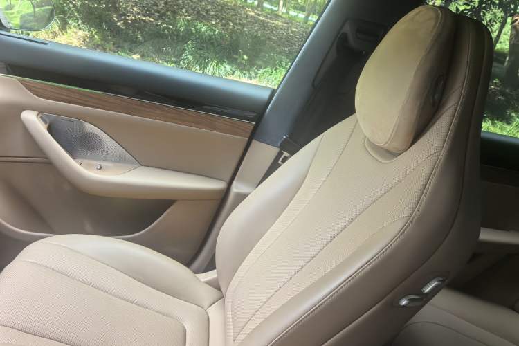 Used Hima Luxeed R7 2024 All-Electric 736 km Ultra Interior 12