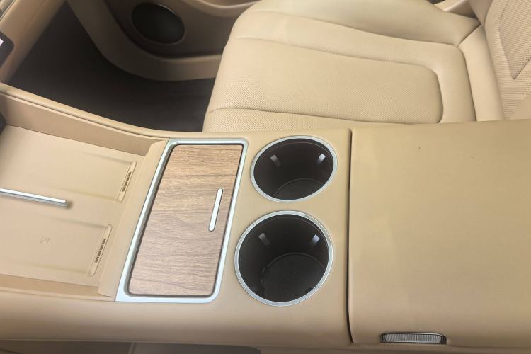 Used Hima Luxeed R7 2024 All-Electric 736 km Ultra Interior 13