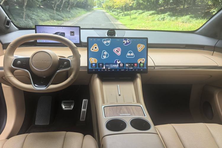 Used Hima Luxeed R7 2024 All-Electric 736 km Ultra Interior 2