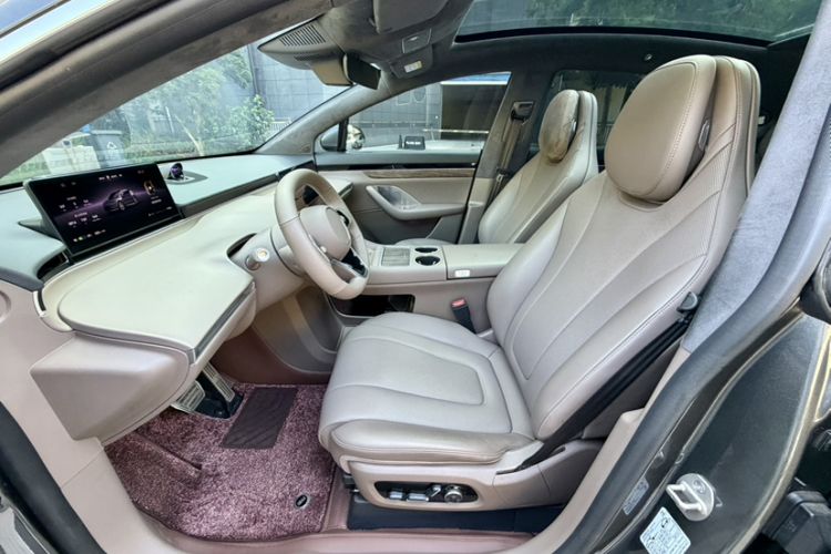 Used Hima Luxeed R7 2024 All-Electric 802 km Max Interior 3
