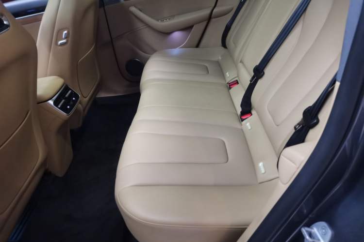 Used Hima Luxeed R7 2024 All-Electric 736 km Ultra Interior 4