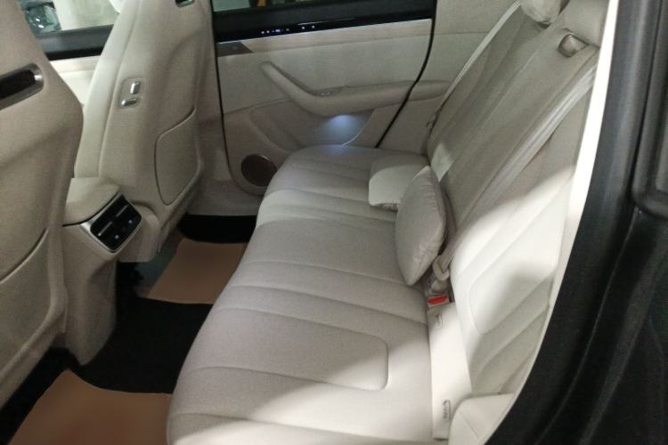 Used Hima Luxeed R7 2024 All-Electric 802 km Max Interior 4