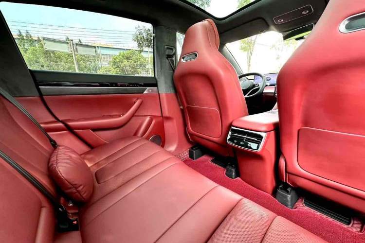 Used Hima Luxeed R7 2024 All-Electric 802 km Max Interior 4