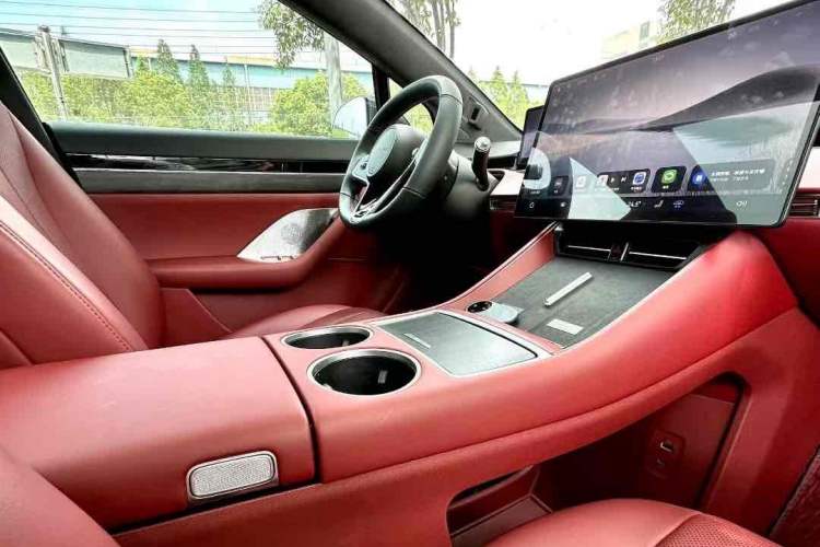 Used Hima Luxeed R7 2024 All-Electric 802 km Max Interior 5