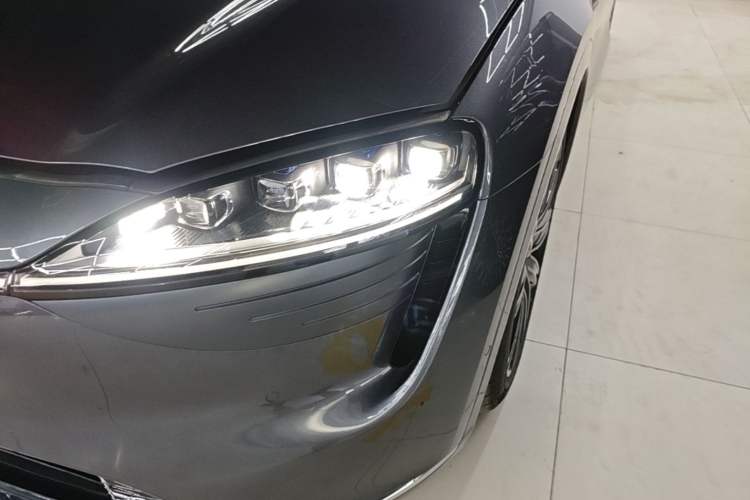 Used Hima Luxeed R7 2024 All-Electric 667 km Max Left Front Headlight