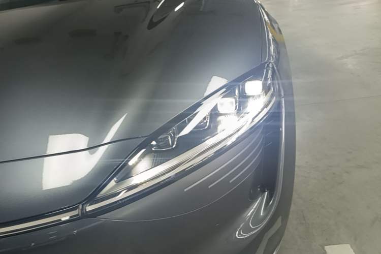 Used Hima Luxeed R7 2024 All-Electric 802 km Max Left Front Headlight