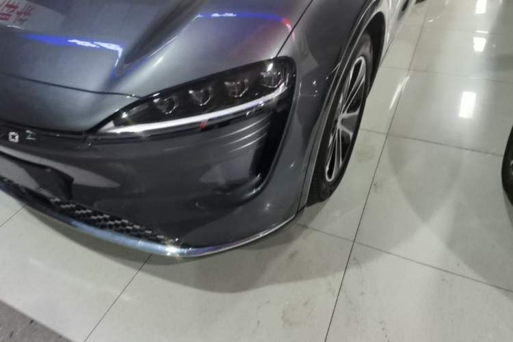 Used Hima Luxeed R7 2024 All-Electric 802 km Max Left Front Headlight