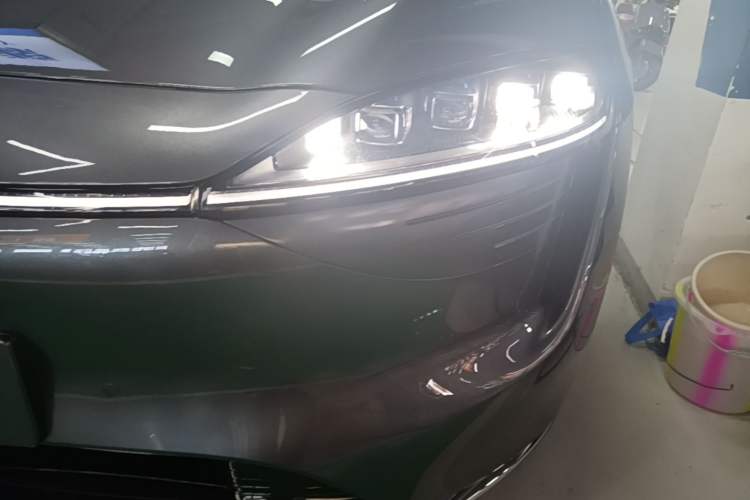 Used Hima Luxeed R7 2024 All-Electric 802 km Max Left Front Headlight