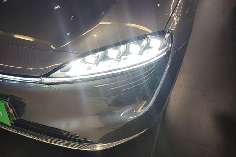 Used Hima Luxeed R7 2024 All-Electric 802 km Max Left Front Headlight