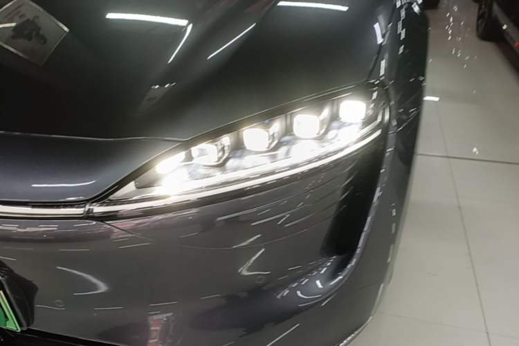 Used Hima Luxeed R7 2024 All-Electric 667 km Max Left Front Headlight
