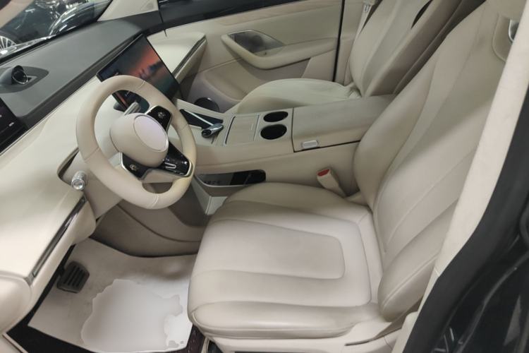 Used Hima Luxeed R7 2024 All-Electric 802 km Max Left Front Seat