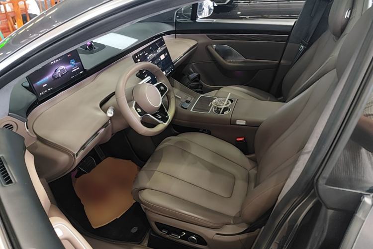 Used Hima Luxeed R7 2024 All-Electric 736 km Ultra Left Front Seat