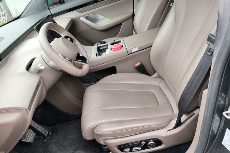Used Hima Luxeed R7 2024 All-Electric 802 km Max Left Front Seat
