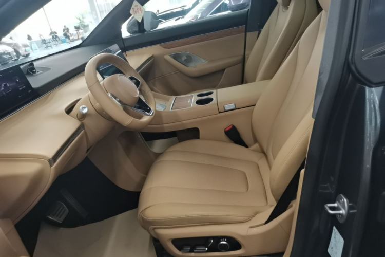 Used Hima Luxeed R7 2024 All-Electric 736 km Ultra Left Front Seat