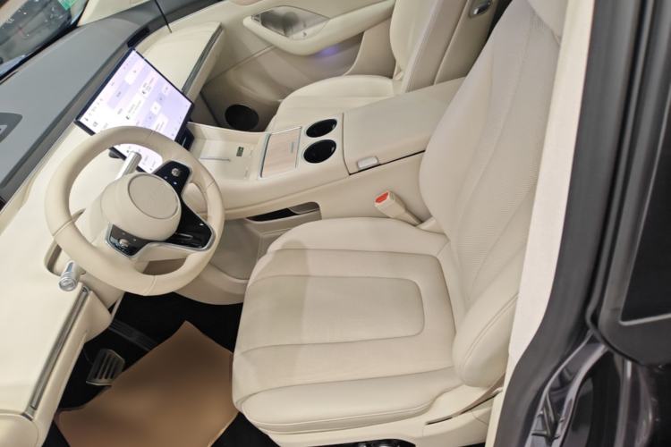 Used Hima Luxeed R7 2024 All-Electric 802 km Max Left Front Seat