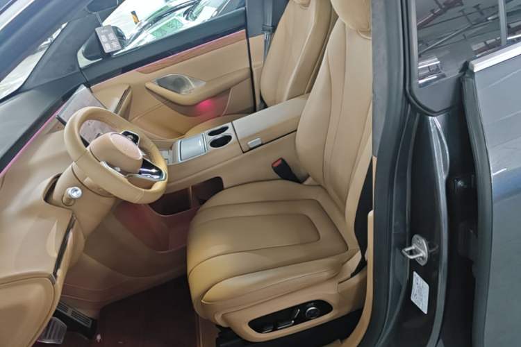 Used Hima Luxeed R7 2024 All-Electric 802 km Max Left Front Seat