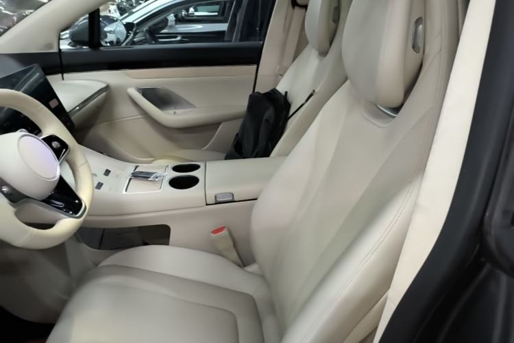 Used Hima Luxeed R7 2024 All-Electric 802 km Max Left Front Seat