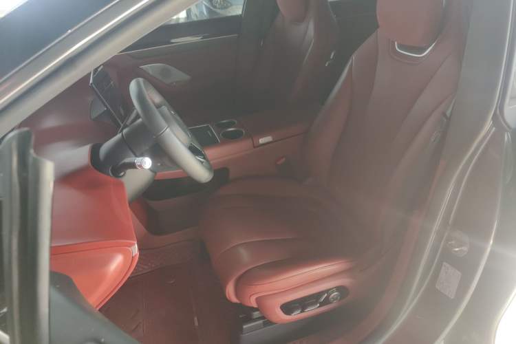 Used Hima Luxeed R7 2024 All-Electric 802 km Max Left Front Seat
