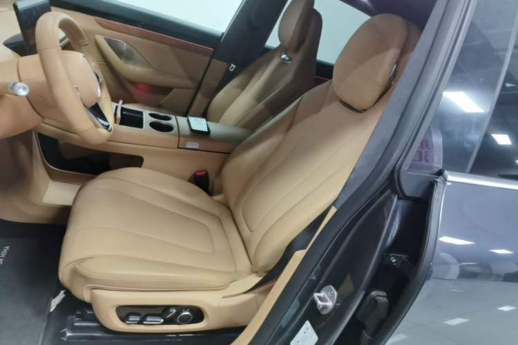 Used Hima Luxeed R7 2024 All-Electric 802 km Max Left Front Seat