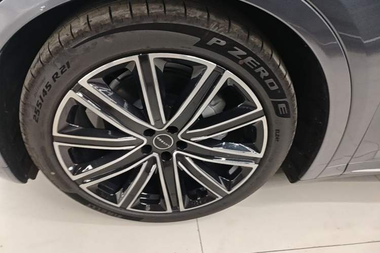 Used Hima Luxeed R7 2024 All-Electric 667 km Max Left Front Wheel Hub