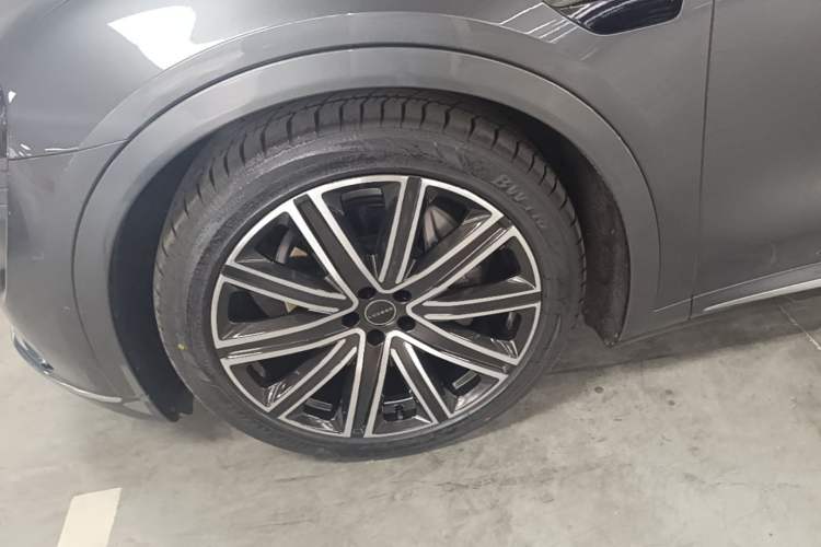 Used Hima Luxeed R7 2024 All-Electric 802 km Max Left Front Wheel Hub
