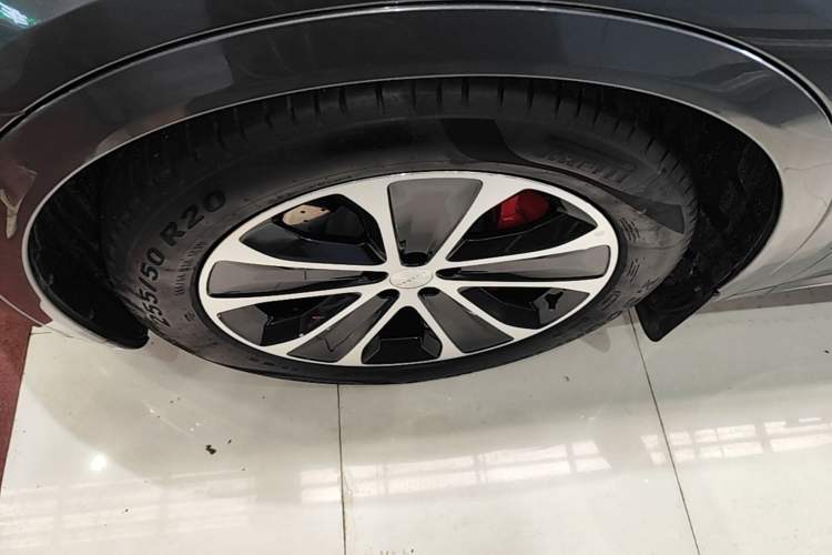 Used Hima Luxeed R7 2024 All-Electric 736 km Ultra Left Front Wheel Hub