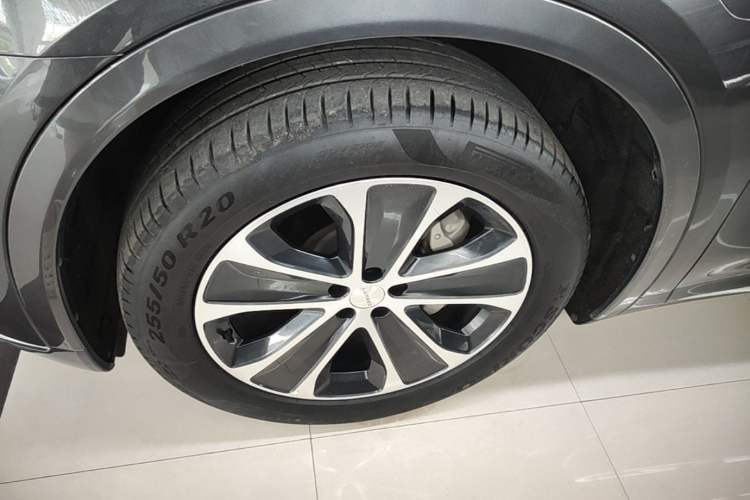 Used Hima Luxeed R7 2024 All-Electric 802 km Max Left Front Wheel Hub