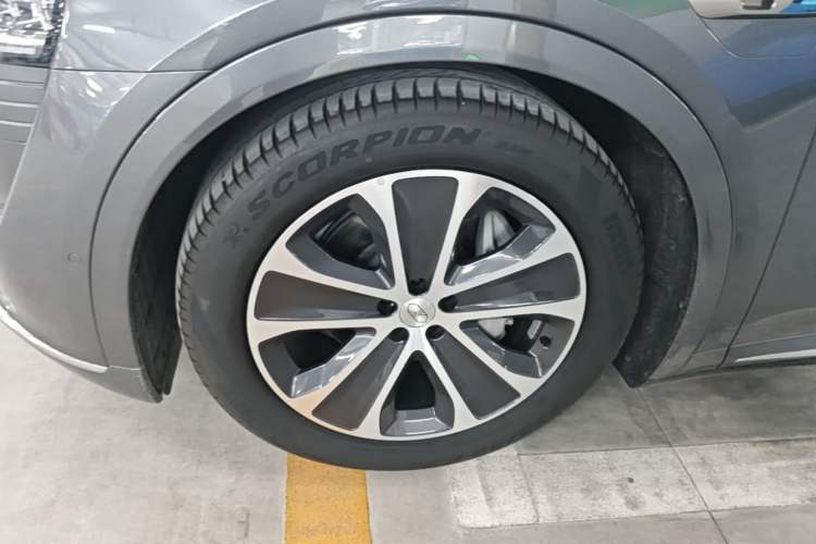 Used Hima Luxeed R7 2024 All-Electric 802 km Max Left Front Wheel Hub