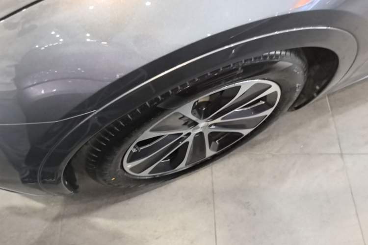 Used Hima Luxeed R7 2024 All-Electric 802 km Max Left Front Wheel Hub